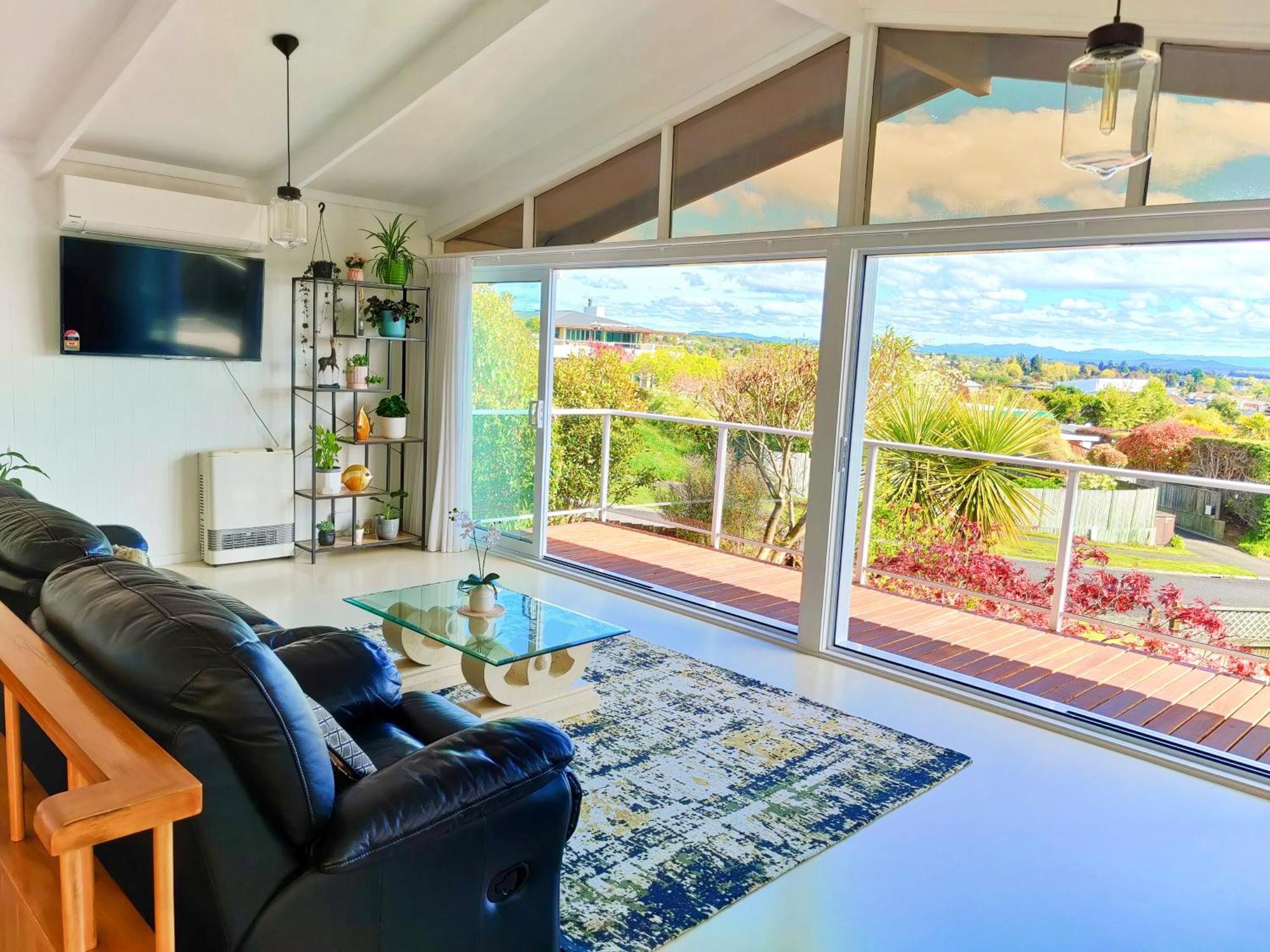 Delight In Birch-Lake View Holiday Home 타우포 호 외부 사진